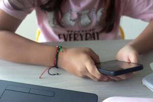 Ley que busca prohibir redes a menores podría convertirse en “caballo de Troya”, sostiene abogada - Policiales - ABC Color