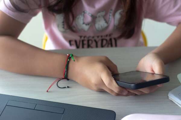 Ley que busca prohibir redes a menores podría convertirse en “caballo de Troya”, sostiene abogada - Policiales - ABC Color