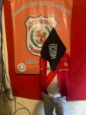 Detienen a hombre con más de un kilo de marihuana en la Chacarita - Policiales - ABC Color