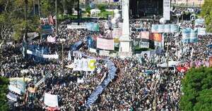 La Nación / Argentina recordó con dolor 50 años del golpe