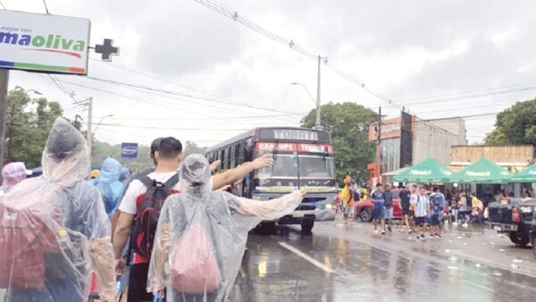 Amenazan con dejar a la gente sin colectivos