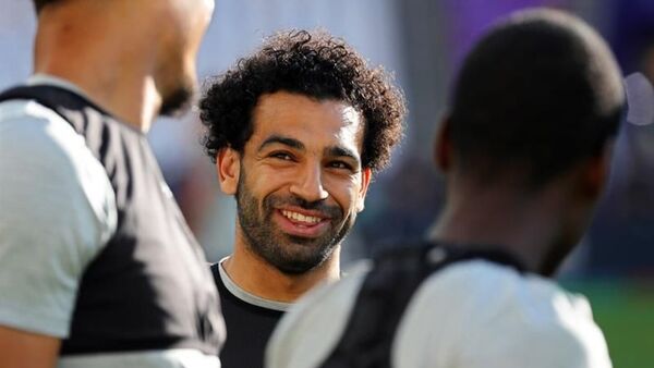 Jugadores del Liverpool se vuelcan con Salah tras anunciar su salida del club