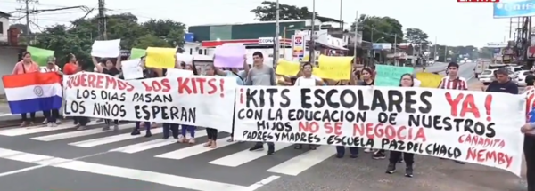 Promesas vacías y aulas sin kits escolares: Ñemby estalla por tercer día contra el abandono del MEC