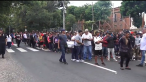 Marcha multisectorial en Asunción: Reclaman al Gobierno desembolso para viviendas sociales