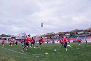 Ya con plantel completo, Paraguay practicó por tercera vez en Grecia