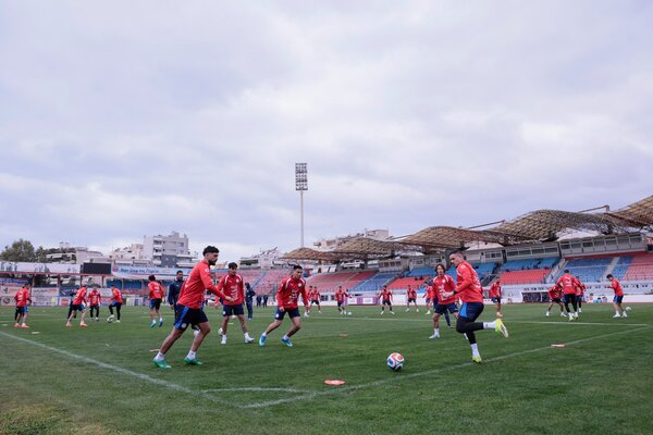 Ya con plantel completo, Paraguay practicó por tercera vez en Grecia