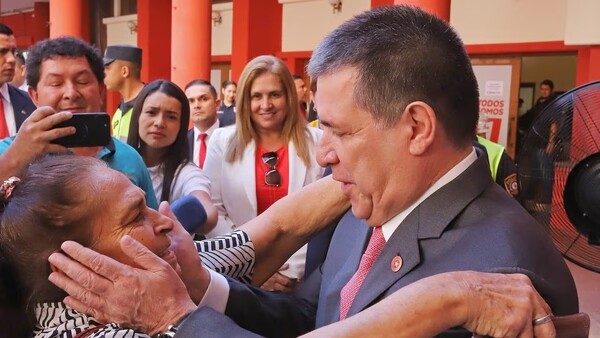 Barrios: Cartes "está recuperado" y "muy pronto" volverá a la actividad política - ADN Digital