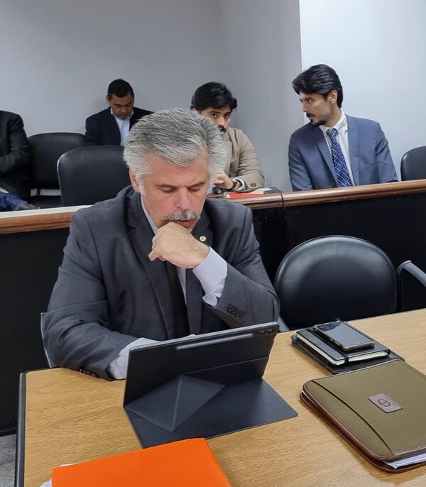 Giuzzio plantea inconstitucionalidad contra fallos que rechazaron su apelación por desestimar causa contra Cartes - PDS RADIO Y TV