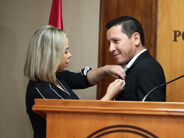 ¿Acorralado? Chaqueñito Vera se ausenta del Senado hasta después de Semana Santa