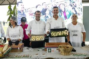 "Chipá Apo" de Peña para homenajear a su club muestra su fanatismo