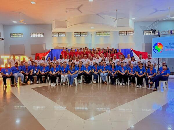 Líderes evangélicos diseñan estrategia nacional para revertir el decrecimiento de la Iglesia en Paraguay