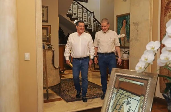 Barrios revela que Cartes no cumple reposo y hace oficina