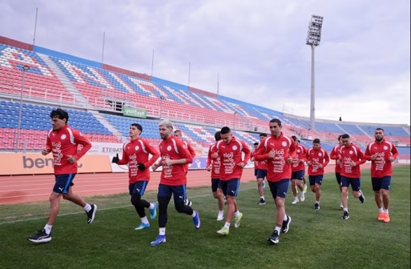 Amistoso ante Grecia: Alfaro define el equipo con Olveira en el arco