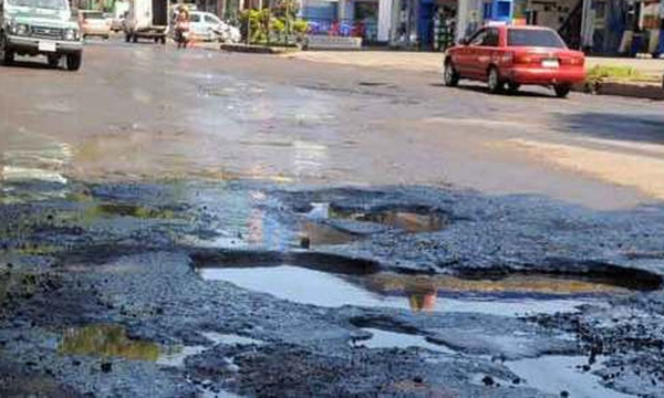 Castro promete exigir a la ESSAP reparación inmediata de calles tras trabajos - OviedoPress