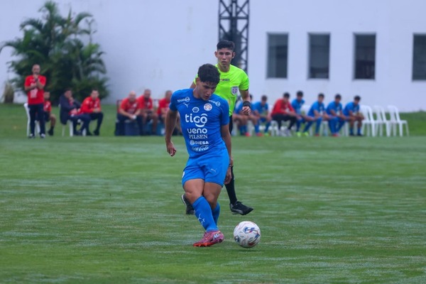 Triunfo en amistoso local