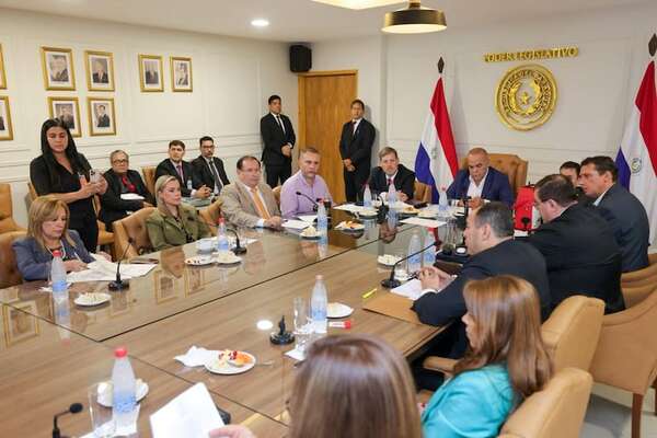 Senadores evitan tratar exhorto a EE.UU. para levantar sanciones - Política - ABC Color