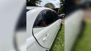 Rompen vehículo e intentan robarlo en General Artigas