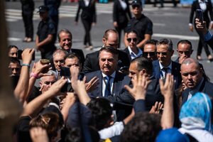 Bolsonaro recibe el alta hospitalaria este viernes dos semanas después tras concederle el arresto domiciliario