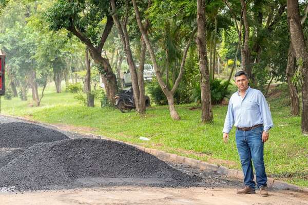 Fiscalía: Ediles denuncian al intendente Díaz Verón de Caazapá por presunto desfalco - Política - ABC Color