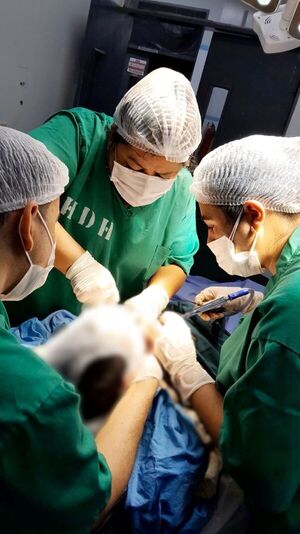 Cirugía odontológica de alta complejidad devuelve bienestar a paciente con parálisis cerebral