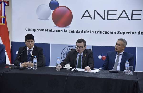 Médicos piden al Cones que vuelva la suspensión de carreras de Medicina en Paraguay - Nacionales - ABC Color