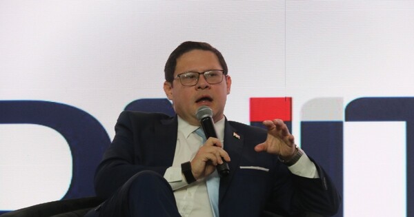 El Gobierno les pide a las empresas que informen sobre sus reservas y los privados hablan de un nuevo golpe