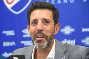 Nacional golea en el estreno de Jorge Bava - Fútbol Internacional - ABC Color