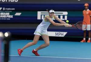 Rybakina remonta a Pegula para alcanzar las semifinales - Polideportivo - ABC Color