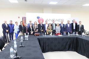 La ANEAES lidera amplio debate sobre nuevo sistema de habilitación de carreras de Medicina - El Trueno