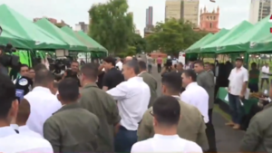 En medio de críticas a su Gobierno y paro de buses: ¿Peña huyó de la prensa?