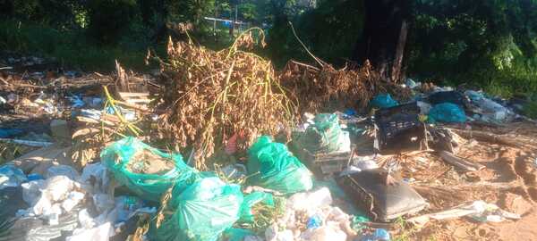 Basural clandestino genera quejas en zona del Palacio de Justicia de San Lorenzo » San Lorenzo PY