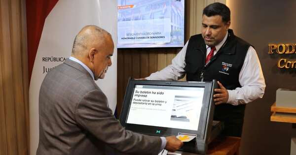 La Nación / El TSJE socializa uso de máquinas de votación en el Senado