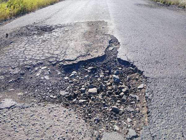 MOPC destaca mejoras viales en Cordillera, pero Arroyos y Esteros y Juan de Mena siguen sin intervención - Nacionales - ABC Color