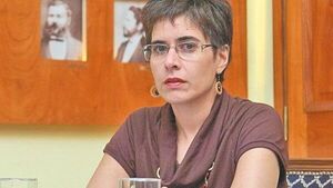 Advierten sobre altos niveles de deuda y menor inversión