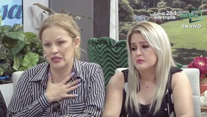 Usó oficina como salón de belleza: “Yo siempre alcé mis pies”