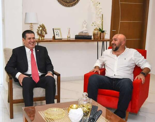 Abogado ofrece testimonios de Cartes y “Calé” Galaverna contra Orlando Arévalo - Política - ABC Color