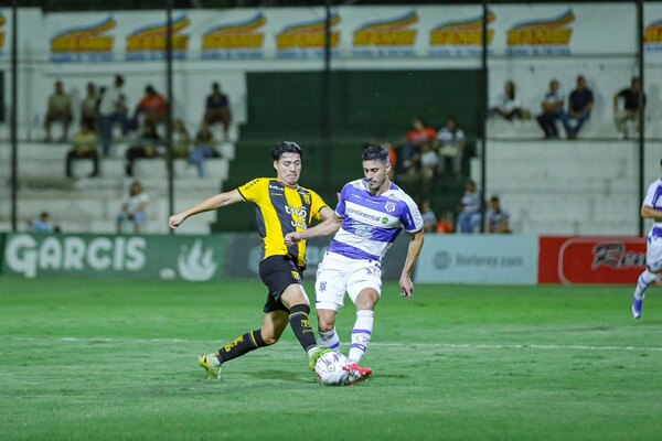 El Apertura se pone al día con un empate entre Guaraní y 2 de Mayo