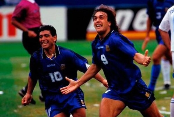 Batistuta: «Maradona murió solo, como un perro»