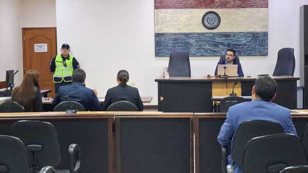 Mafia de pagarés: Piden excluir como testigos a los ujieres con pedidos de salidas procesales