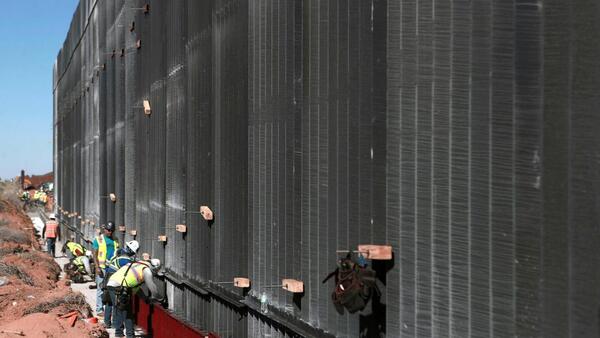 Al menos 11.000 niños estadounidenses, separados de padres en redadas migratorias de Trump