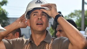 Peña descarta suba del pasaje y sugiere a transportistas cargar en Petropar