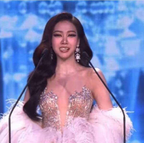 [VIDEO] Se le cayó su paladar en certamen de belleza