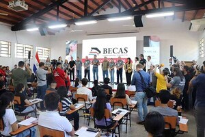 Director general de Itaipú anuncia la selección de 5.179 jóvenes para el Programa Becas Gobierno 2026 | DIARIO PRIMERA PLANA