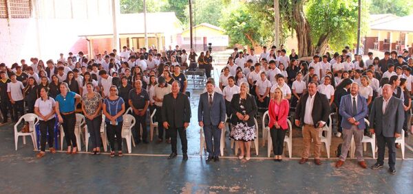 Más de 300 estudiantes de Acahay participaron en jornada educativa