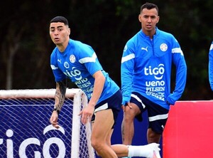 Popular / En la concentración de la Albirró, "Kaku" Romero recibió la triste noticia de la muerte de su papá