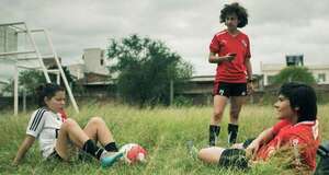 El ciclo “Crecer en los Suburbios” cierra con el filme argentino “Hoy partido a las 3″ - Cine y TV - ABC Color