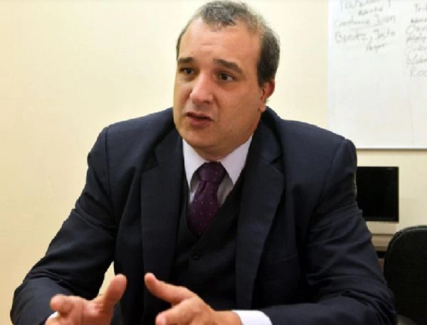 Acusado de sextorsión, Diego Lansac no se presenta a juicio y es declarado rebelde