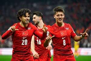 Turquía derrota a Rumanía y queda a un paso del Mundial 2026 - Mundial de Fútbol - ABC Color