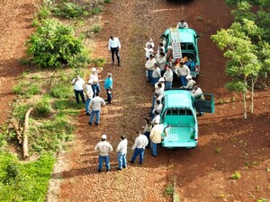 ANDE interviene conexiones clandestinas y mejora la calidad del servicio eléctrico en Minga Guazú.