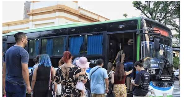 Diario HOY | Anuncian pago de US$ 3.6 millones a transportistas en concepto de compensaciones